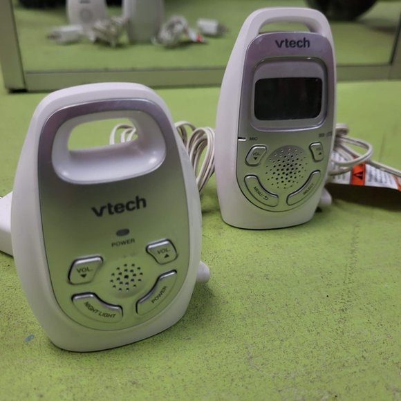 VTech DM223 DECT 6.0 Digital Audio Baby Monitor - Picture 3 of 15